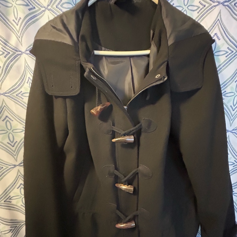 NWOT Torrid Black Toggle Winter Coat w/Hood, Pockets and Zipper GORGEOUS - Picture 2 of 10
